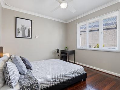Room 4/ 45 Rhodes Crescent, Calista WA 6167