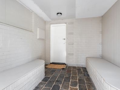 Room 4/ 45 Rhodes Crescent, Calista WA 6167