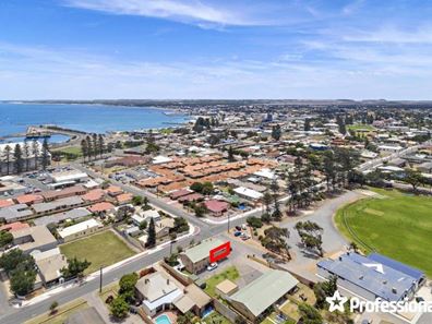 4/171 Augustus Street, Geraldton WA 6530