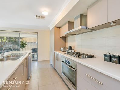 61B Thornlie Ave, Thornlie WA 6108