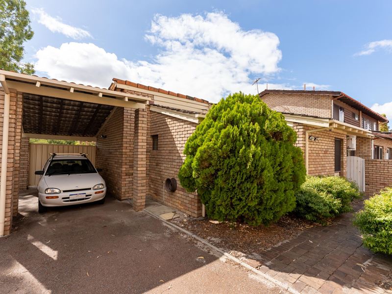 4/3 Acacia Place, Lynwood WA 6147