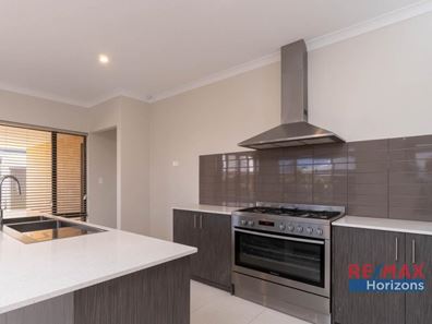 8 Brandeis Grove, Karnup WA 6176