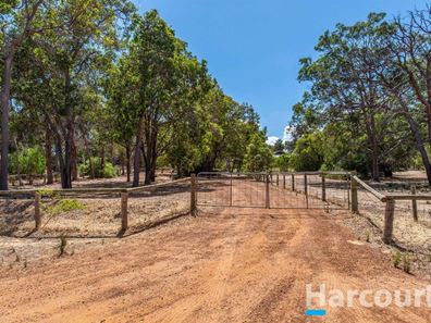 13 Raywood Road, Bouvard WA 6211