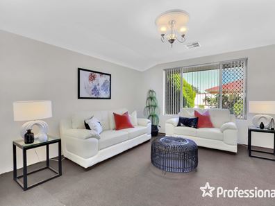 2 Juniper Court, Thornlie WA 6108