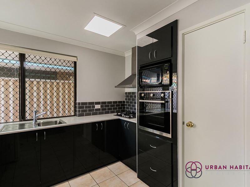 6/10 Soraya Place, Cooloongup WA 6168