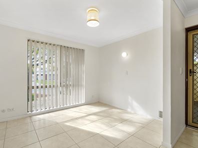 227 Seville Drive, Seville Grove WA 6112