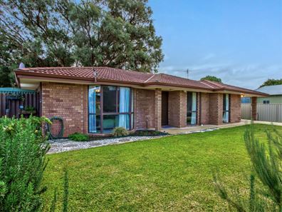 23 Maroonah Road, Golden Bay WA 6174