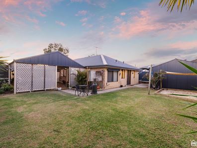 10 Mintberry Gardens, Byford WA 6122