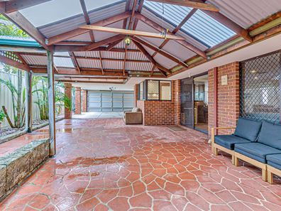 24 Pipit Close, Huntingdale WA 6110