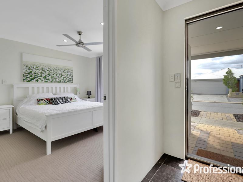11 Terracina Parkway, Piara Waters