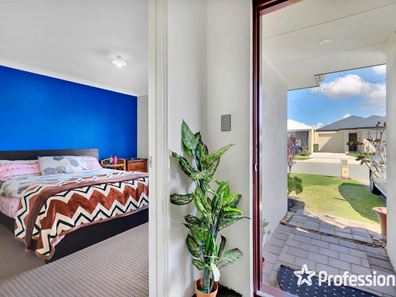 4 Macadamia Loop, Piara Waters WA 6112