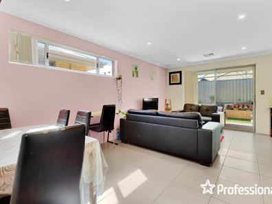4 Macadamia Loop, Piara Waters WA 6112