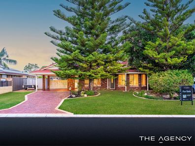 17 Montebourg Meander, Port Kennedy WA 6172