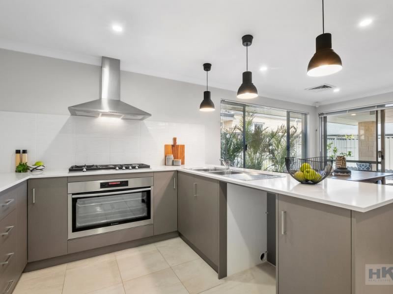 21 Durleigh Road, Aveley WA 6069