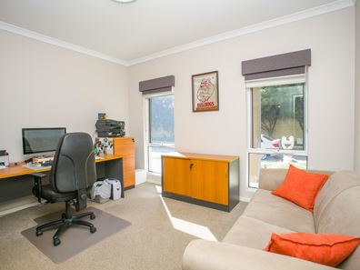 11 Podman Loop, North Coogee WA 6163