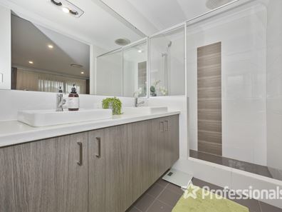 102 Semerwater Crescent, Aveley WA 6069