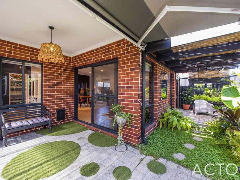 12 Quendamia Lane, Mandurah