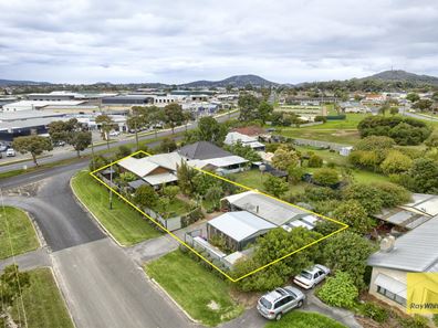 403 Albany Highway, Orana WA 6330