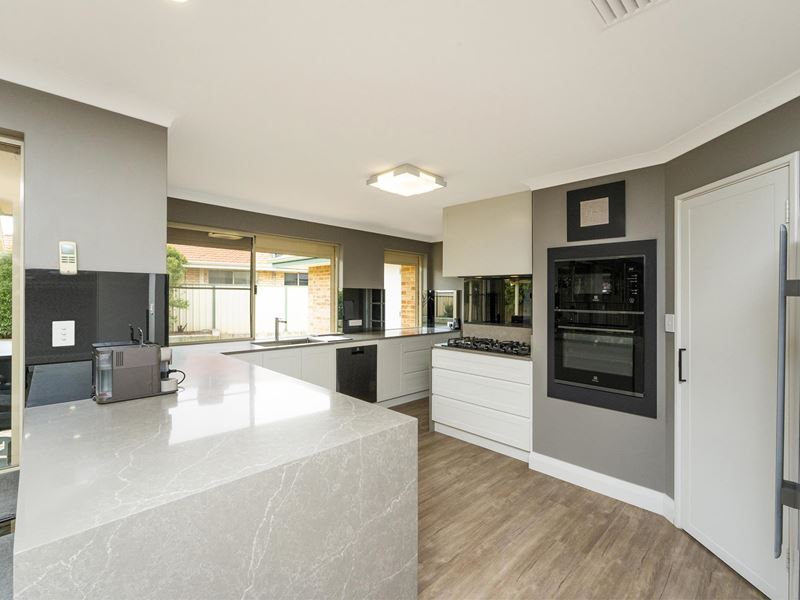 15 Canouan Loop, Secret Harbour