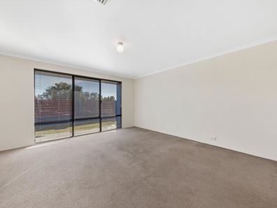 199 Peelwood Parade, Halls Head WA 6210