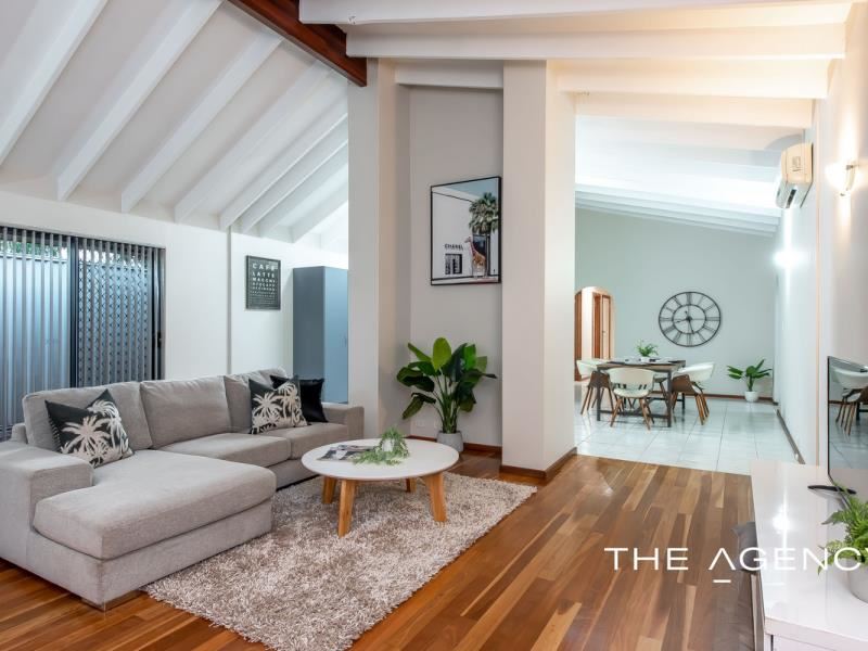 83 Kanowna Avenue East, Redcliffe