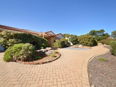 15 Porongurup Drive, Clarkson WA 6030