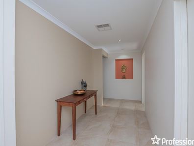 82 Bradstocks Grove, Southern River WA 6110