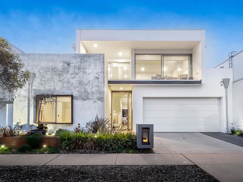 9 Howson Approach, Floreat