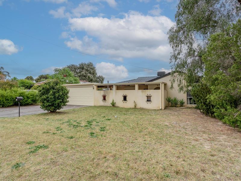 9 Boronia Close, Camillo