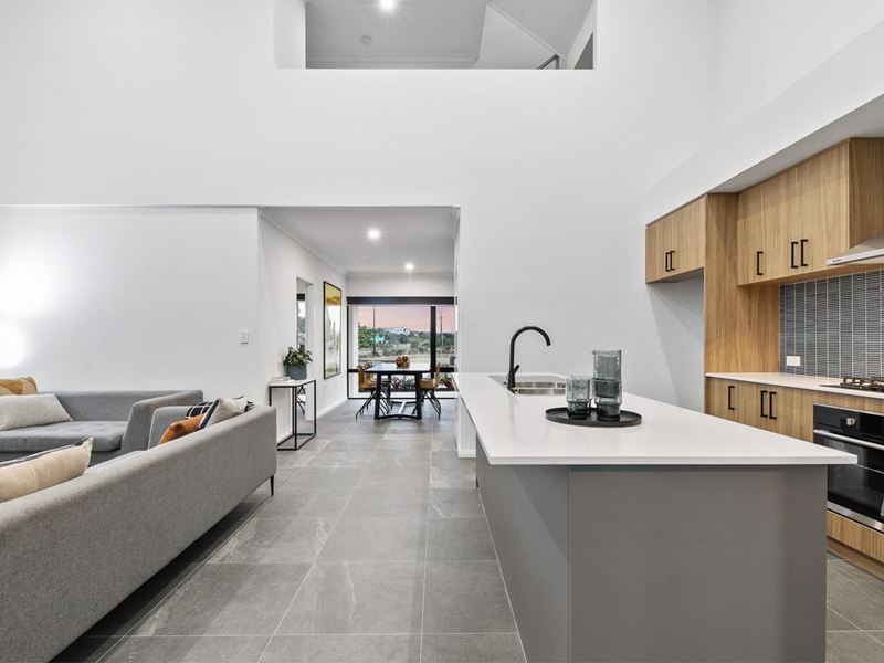 8 MOONLIGHT STREET, North Coogee