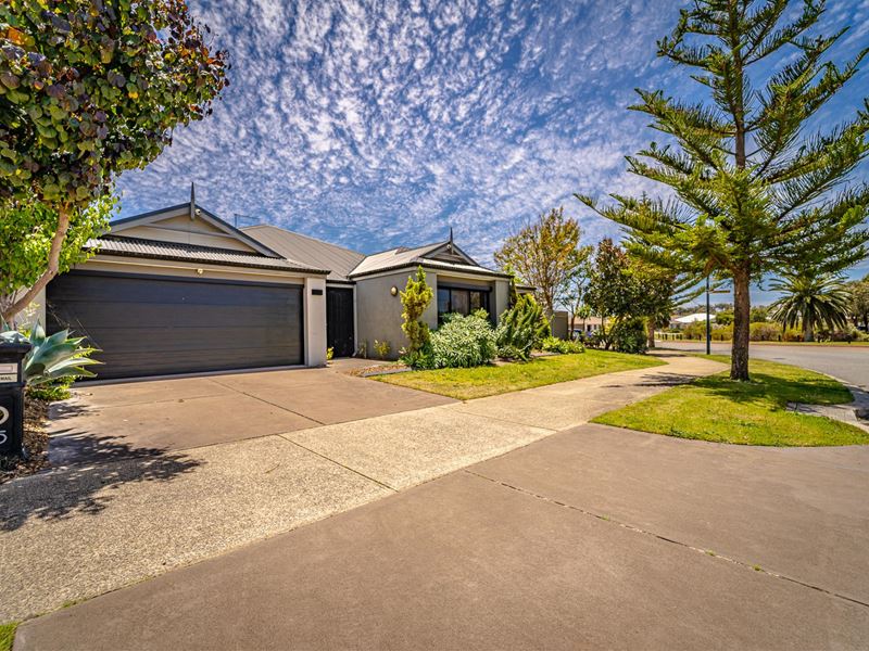 95 Harrington Waters  Drive, Waikiki