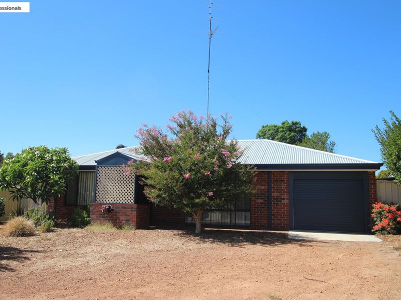 8/14 Thatcher St, Waroona