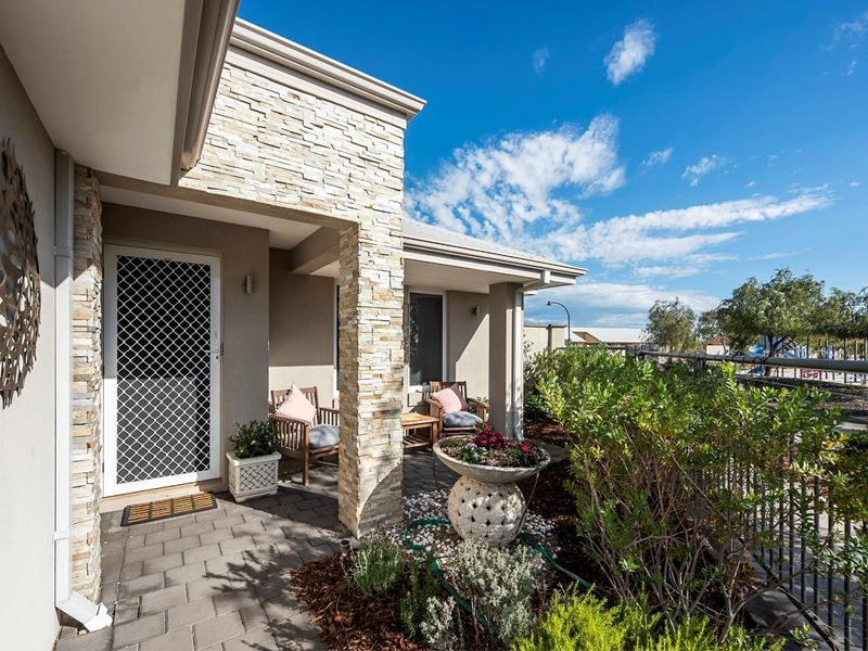 18 Mundego Turn, Ellenbrook WA 6069