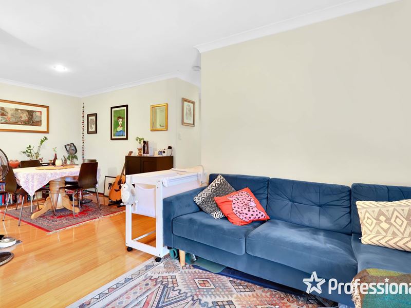 2/61 Robert Street, Como