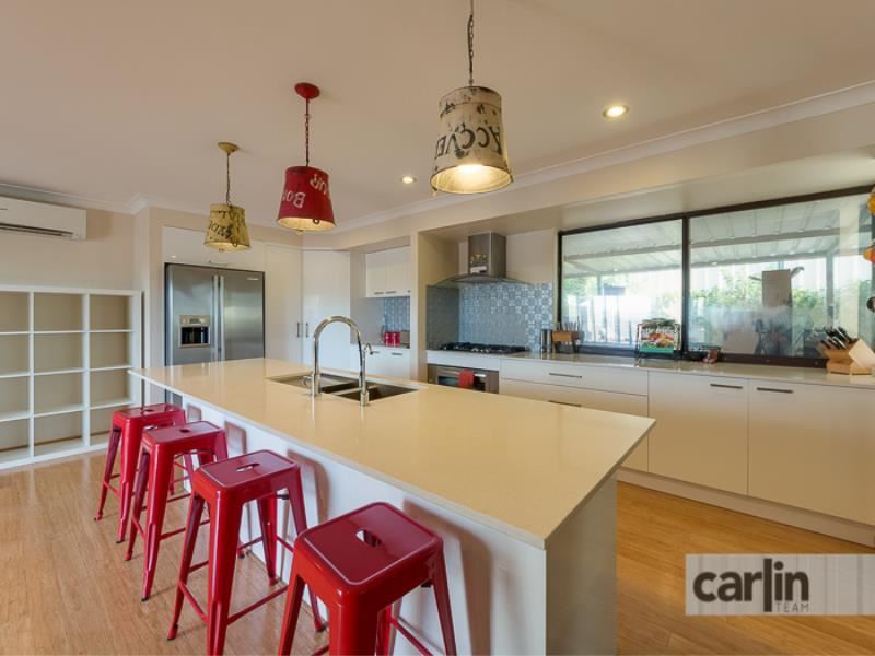 1 Mollerin Place, South Lake WA 6164