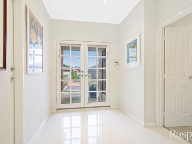 1 Soric Rise, Coogee WA 6166