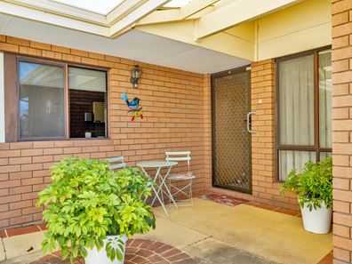 5 Sandalwood Parade, Halls Head WA 6210