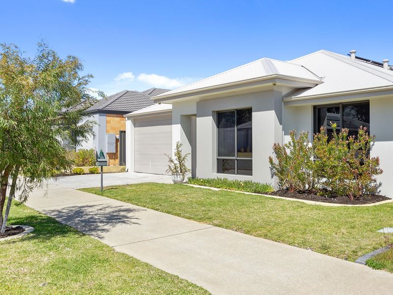 9 Dragonfly Boulevard, Lakelands