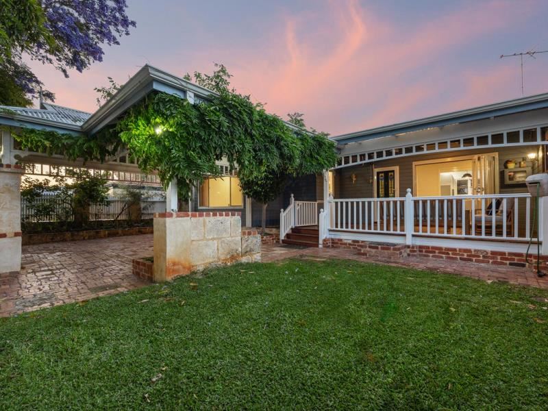 34 Adamson Road, Brentwood