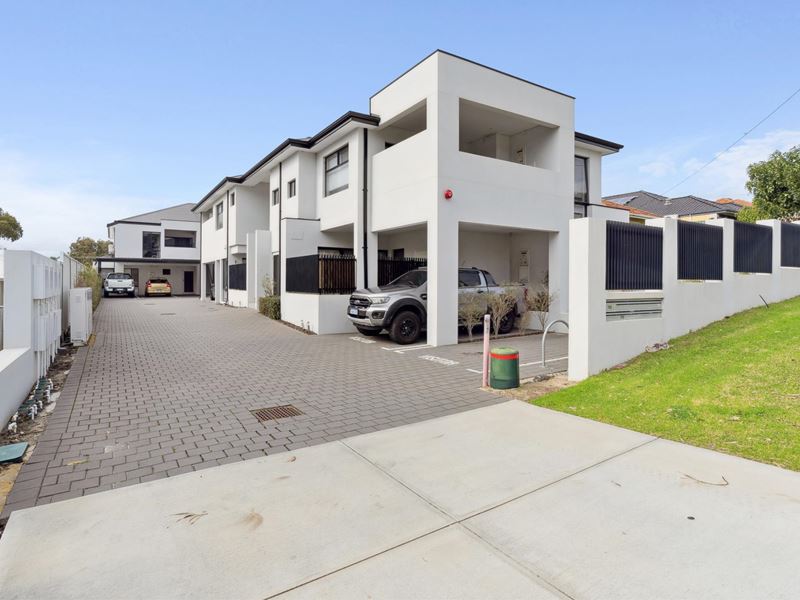 8/389 Daly Street, Cloverdale WA 6105