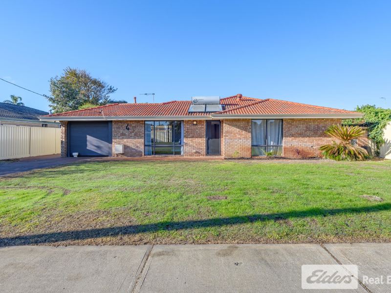 4 Jubilee  Drive, Waikiki WA 6169