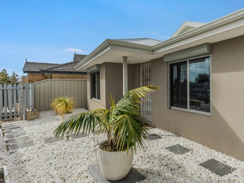 16 Mallina Crescent, Golden Bay