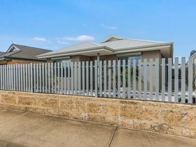 16 Mallina Crescent, Golden Bay WA 6174