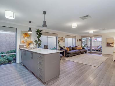 2 Altrincham Grove, Butler WA 6036