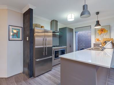 2 Altrincham Grove, Butler WA 6036