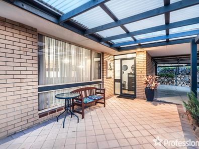 16 Stirling Road, Greenmount WA 6056