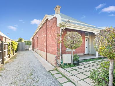 16 Burns Street, North Fremantle WA 6159