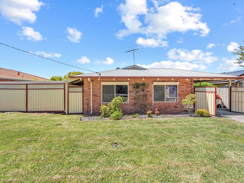 12 McCormick Street, Warnbro WA 6169