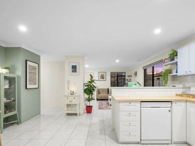 10/27 Woodloes Street, Cannington WA 6107