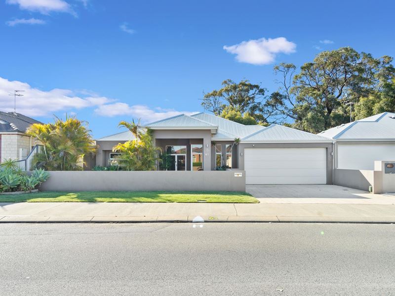 61 Camden Way, Meadow Springs